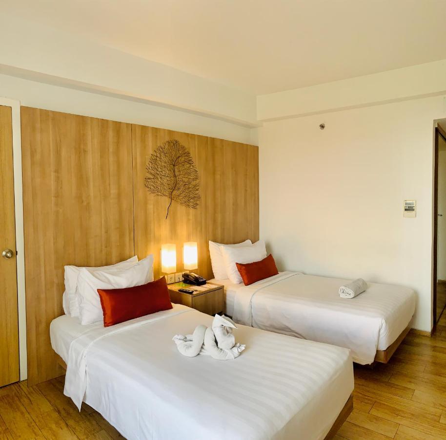 Grand Zuri Kuta Bali Hotel Exterior photo