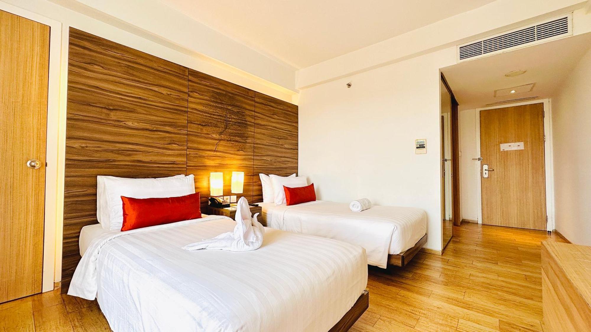 Grand Zuri Kuta Bali Hotel Exterior photo