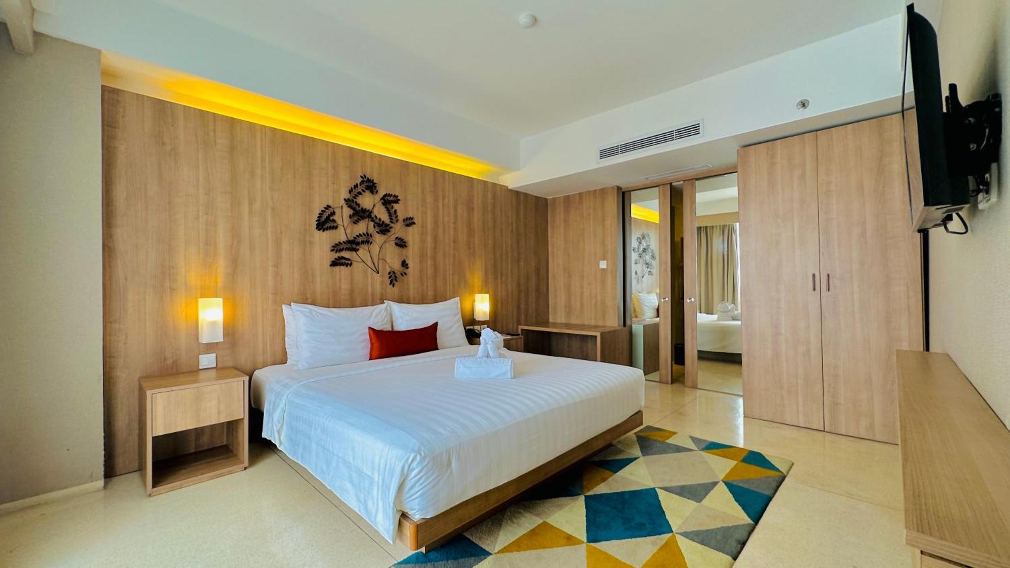 Grand Zuri Kuta Bali Hotel Exterior photo