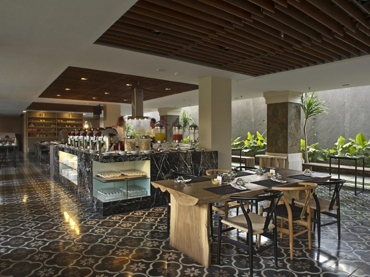Grand Zuri Kuta Bali Hotel Exterior photo